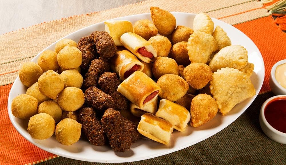 Salgados variados para festa